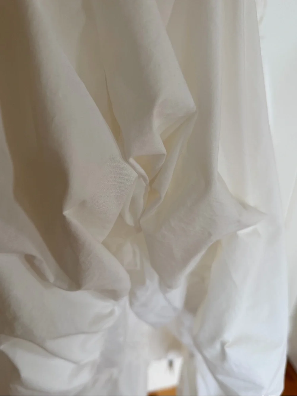 Astr the Label White Smocked Waist Mid Bubble Skirt.